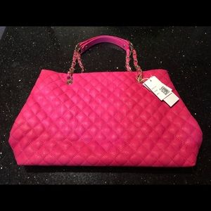 Quilted purse tote with chain strap